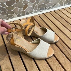 Women’s Old Navy heel espadrille